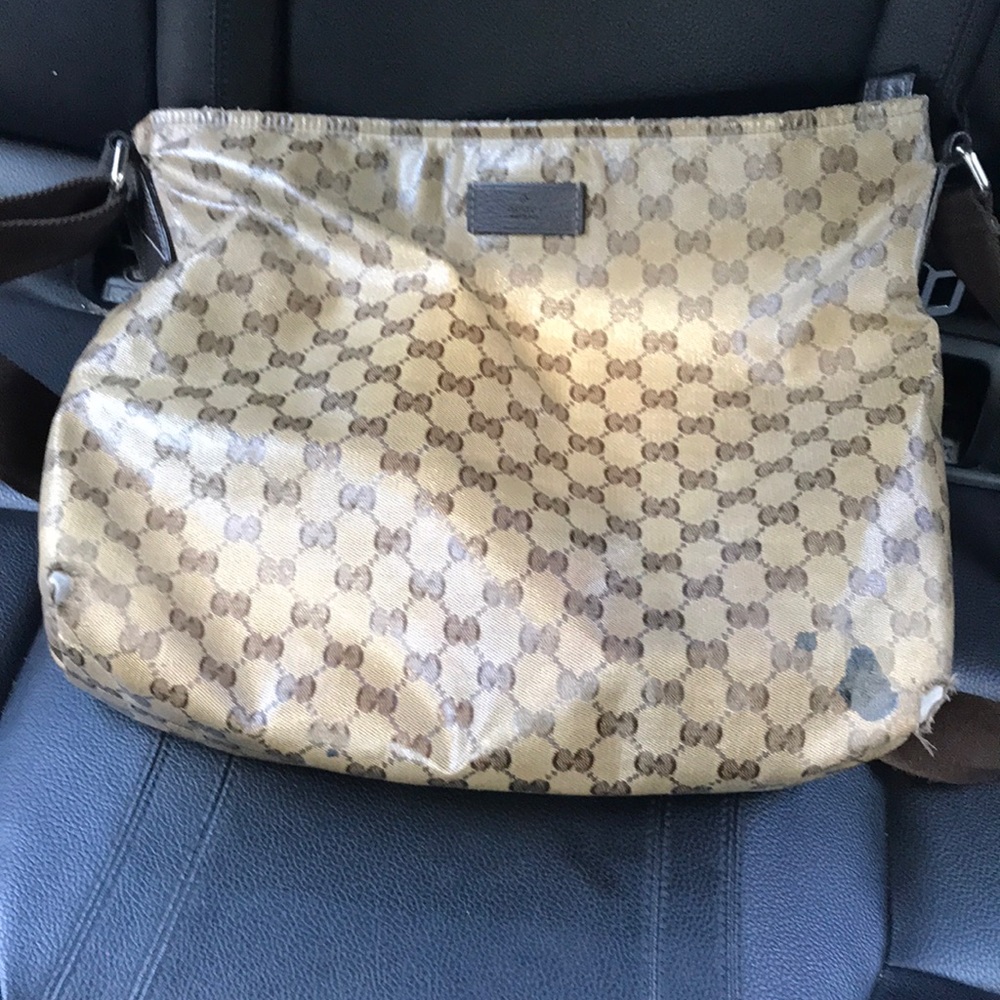 Gucci messenger bag Authentic